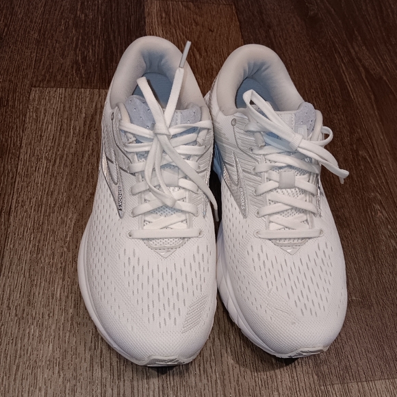 Brooks Women's White Adrenaline GTS 19  Running Shoes Sz 9 - Picture 2 of 6